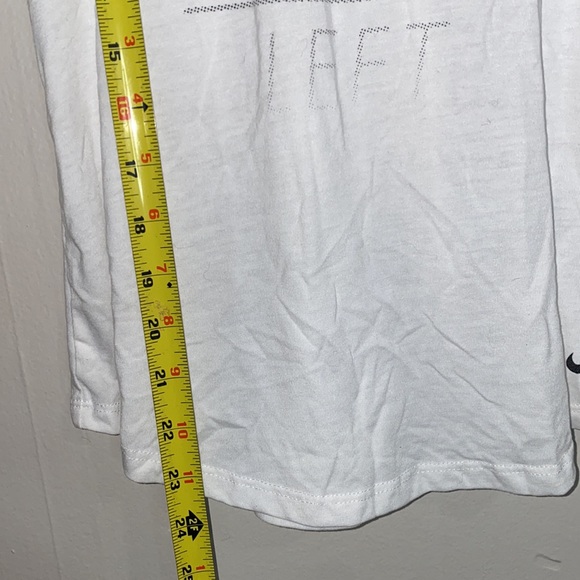 🌷Motivational Nike tank top! - Picture 7 of 7